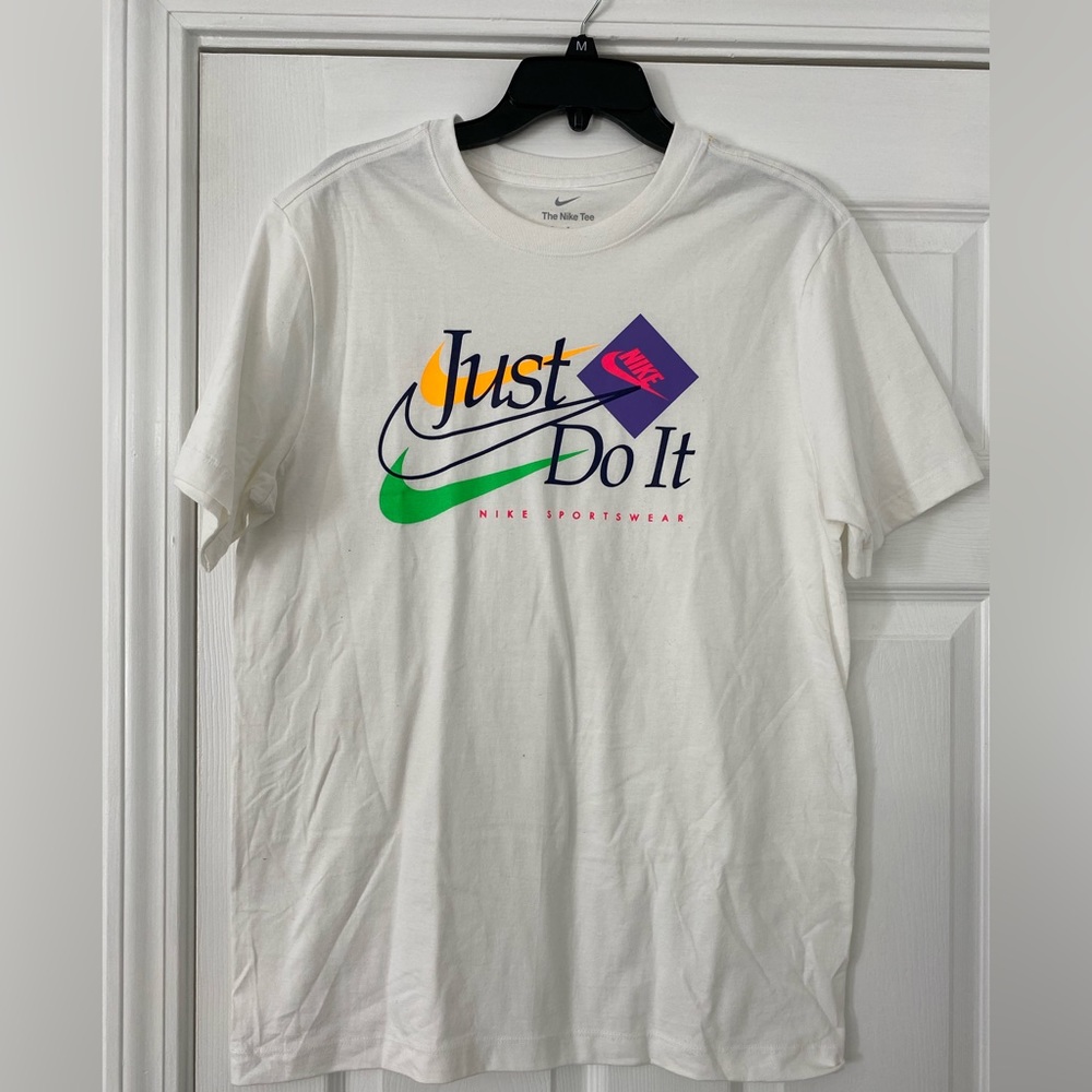 Womens Size M Tee Shirt Nike
